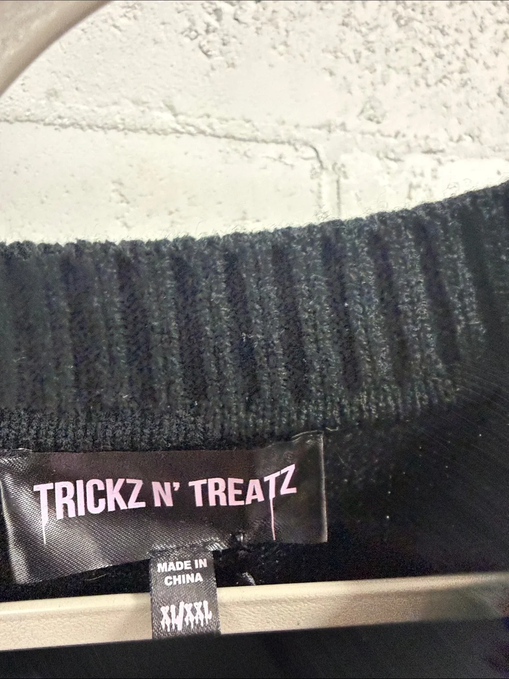 Black Halloween Kitty Pumpkin Sweater NWT - XL - Cute Cat Sweatshirt - Picture 2 of 4